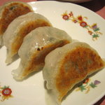 菜香新館 - 広東風焼餃子　680円　4個