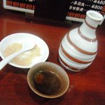 まるさ商店 - 紹興酒の熱燗でぽっかぽか。