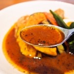 らっきょ - 知床鶏野菜スープカレー（スープ）