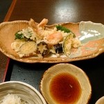 麺・寿司・食べ処 一吉 - 天ぷら盛り合わせ定食
