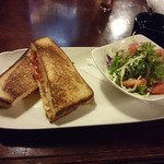 MON - ホットサンドセットです。