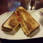 MON - ホットサンドです。