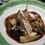 トラットリアビコローレヨコハマ - 仔羊のロースト　無花果入りヴィンコット、ペコリーノチーズのソース