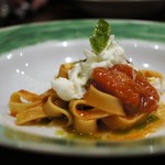 スパゲティ　兵庫の牡蠣、ブロッコリー、パンチェッタのクリームソース