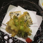 馳走　かく田 - ＜2016年3月＞揚物：桜鱒とひじきの寄せ揚げ、穴子、蕗の薹