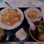Hyakumisen - ランチの、エビ炒飯（塩味）＋半ラーメン