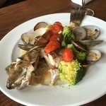 トラットリア ポルコロッソ - ウキソメバルのアクアパッツァ