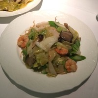 銀座アスター お茶の水賓館 - 銀座アスター御茶ノ水迎賓館に行って来ました！！
                超高級店で夜景も最高です！！
                (=ﾟωﾟ)ﾉ(=ﾟωﾟ)ﾉ
                海の幸の焼きそば！2100円うす味ですが食材の新鮮な味わいが香る美味しさでした。高級店での贅沢な時間を過ごせました。母が来週から順天堂病院に入院するので美味しいものを食べました。
                ( ´ ▽ ` )ﾉ