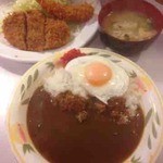 キッチンニュー早苗 - 日替り定食（海老フライ、メンチカツ）カレーライス