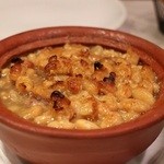 Auberge La Calèche - カソール（cassole）と呼ばれる土鍋。　スープ、めっちゃ、まいうー♪♪