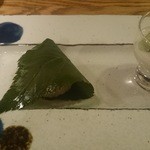 祇園迦陵 - デザート② 桜餅が良い香り