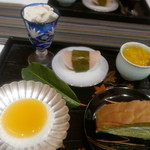 さ行 - デザートはなんと５種、ごぼうのシャーベット、桜餅、三宝柑ゼリー、杏仁豆腐、抹茶ケーキ