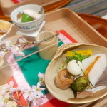 春らしいお膳（ホタルイカや菜の花など春らしい食材で）