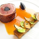 アジュール フォーティーファイブ - ランチコース 7825円 の西オーストラリア産仔羊のロースト 黒ニンニクのアクセント