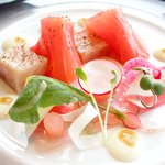 アジュール フォーティーファイブ - ランチコース 7825円 のブリのマリネ 大根のプティサラダ