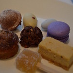 横浜モノリス - 