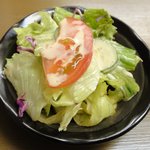 神戸甘辛カレー きてたもんせ - カレーに付いてくるサラダ