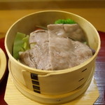 御料理 かわばた - 黒毛和牛と地野菜のせいろ蒸し (28.3)