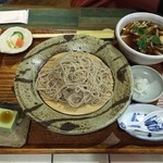 柚子の木 - 相方は辛く無いピリ辛きのこ蕎麦