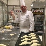 Au Levain d'Antan - パリから来られているシェフが、ポーズをとってくれました！阪急催事にて～