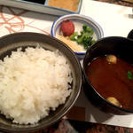 ステーキハウス ロイン - ごはん・赤だし・漬物