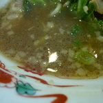 第一旭にしては珍しい背脂の浮いたスープ(中華そば('10.8))