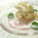 Ostu - 料理写真:桜のセミフレッド