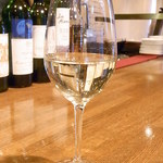 なかむら屋 - 伊　エトナビアンコ・ベナンティ￥９００　カリカンテ種から作るキリッとした自然派ワイン