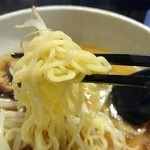 竹ちゃんラーメン - 2016年3月　麺持ち上げ