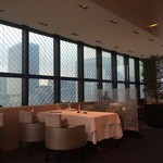 ベージュ アラン・デュカス 東京 - 