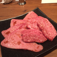 焼肉うしごろ 西麻布本店 - とも三角、マキ