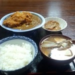 むつごろう - 右上は煮物
      右下はあら汁