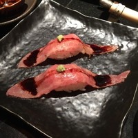 うしごろ 貫 恵比寿本店 - 炙り握り 2貫〔タレ〕　500