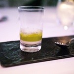 アマルフィ - ヨーグルト、スナップエンドウ、リンゴのシャーベット