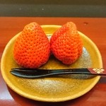 日本料理 喜春 - 水菓子。苺。
      