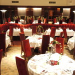 ロウリーズ・ザ・プライムリブ 東京 - 土日祝日のランチタイムは1日1組限定のウェディング