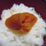 じゃこくじら - 先ずは白御飯に明太子を乗せてご飯をいただきました。
            