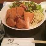 びーふてい - ミックスフライ定食 950円、(チーズハムカツ、メンチカツ、トンカツ)、ご飯のお代わり無料になります