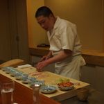 竹屋町 三多 - 鯛のお刺身をひく三多さんご主人