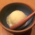 Pontochoukyoumotsunabekamehachi - 〆のゆずシャーベット。非常にあっさり、すっきりとした味わいで、もつ鍋の後にはピッタリです。