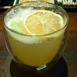 Bar Agit - エヴァン・ウィリアムス ハニーとレモンのカクテル　￥？（うろ覚え）