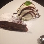 パパスバル - ガトーショコラとアイスクリーム