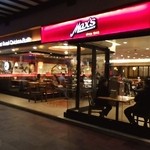 Max's RESTAURANT - 