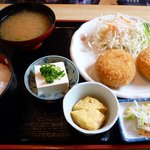 おとなし茶屋 - コロッケ定食全体