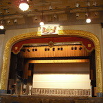 中之島ソーシャルイートアウェイク - 金箔細工が施された舞台 （同～）