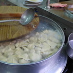 秀昌水餃館 - 浮き上がりで茹で加減が判ります。