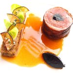 アジュール フォーティーファイブ - ランチコース 7825円 の西オーストラリア産仔羊のロースト 黒ニンニクのアクセント