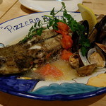 ピッツェリアベアトリーチェ - 本日の鮮魚とムール貝、アサリの窯蒸し焼き（コチ） 2180 円