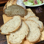 ベーカリー 南 - ベーカリー 南　パン・オ・ルヴァン　３７０円