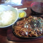 アモール - 料理写真:焼きそば定食　７００円